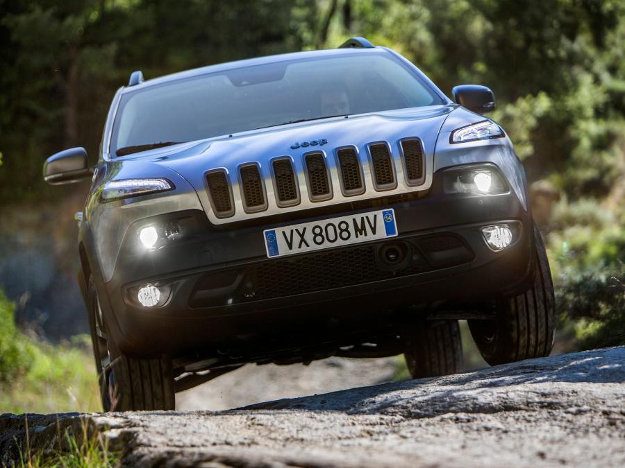  Jeep Cherokee Trailhawk 2014 года  (EU) (фото 6 из 12)